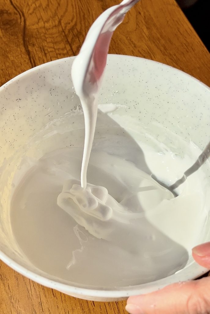 riedenie kráľovskej glazúry na zalievanie